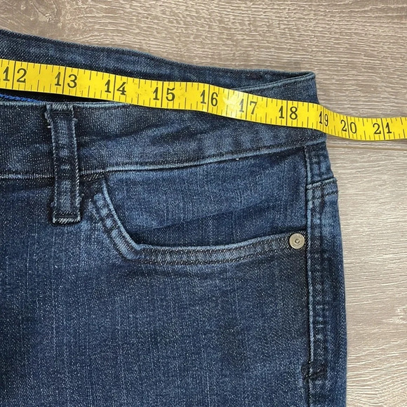 Tommy Hilfiger Classic Boot Dark Wash Denim Jeans 16R - Picture 8 of 13